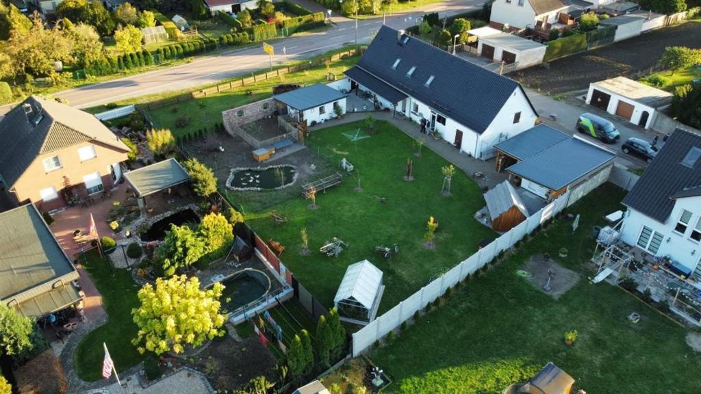 ברנבורג Pension Landhaus An Der Saale מראה חיצוני תמונה