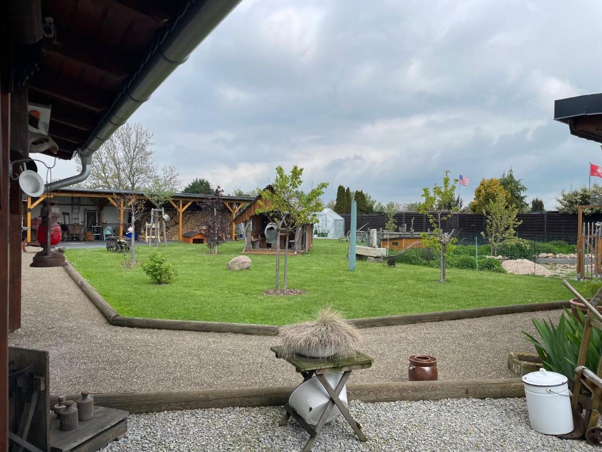 ברנבורג Pension Landhaus An Der Saale מראה חיצוני תמונה